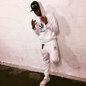 Meet your Posher, Devin